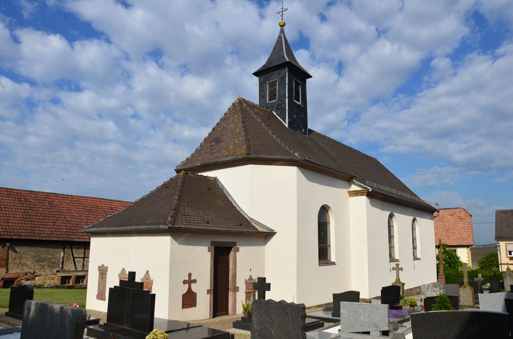 Eglise Sainte Gertrude de Hochstett (vue cimetière)